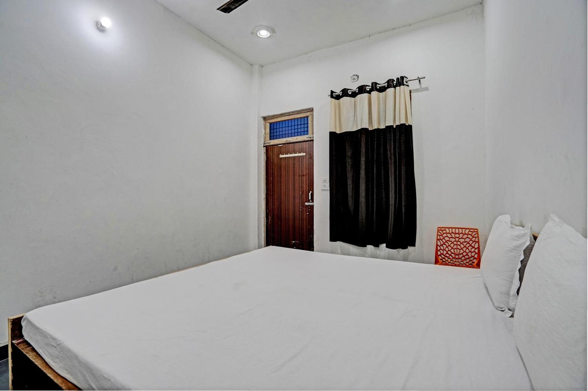 Oyo Double Ss Hotel Hāthras Dış mekan fotoğraf