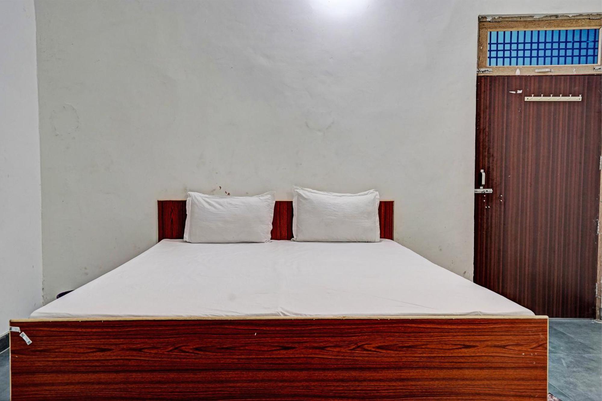 Oyo Double Ss Hotel Hāthras Dış mekan fotoğraf