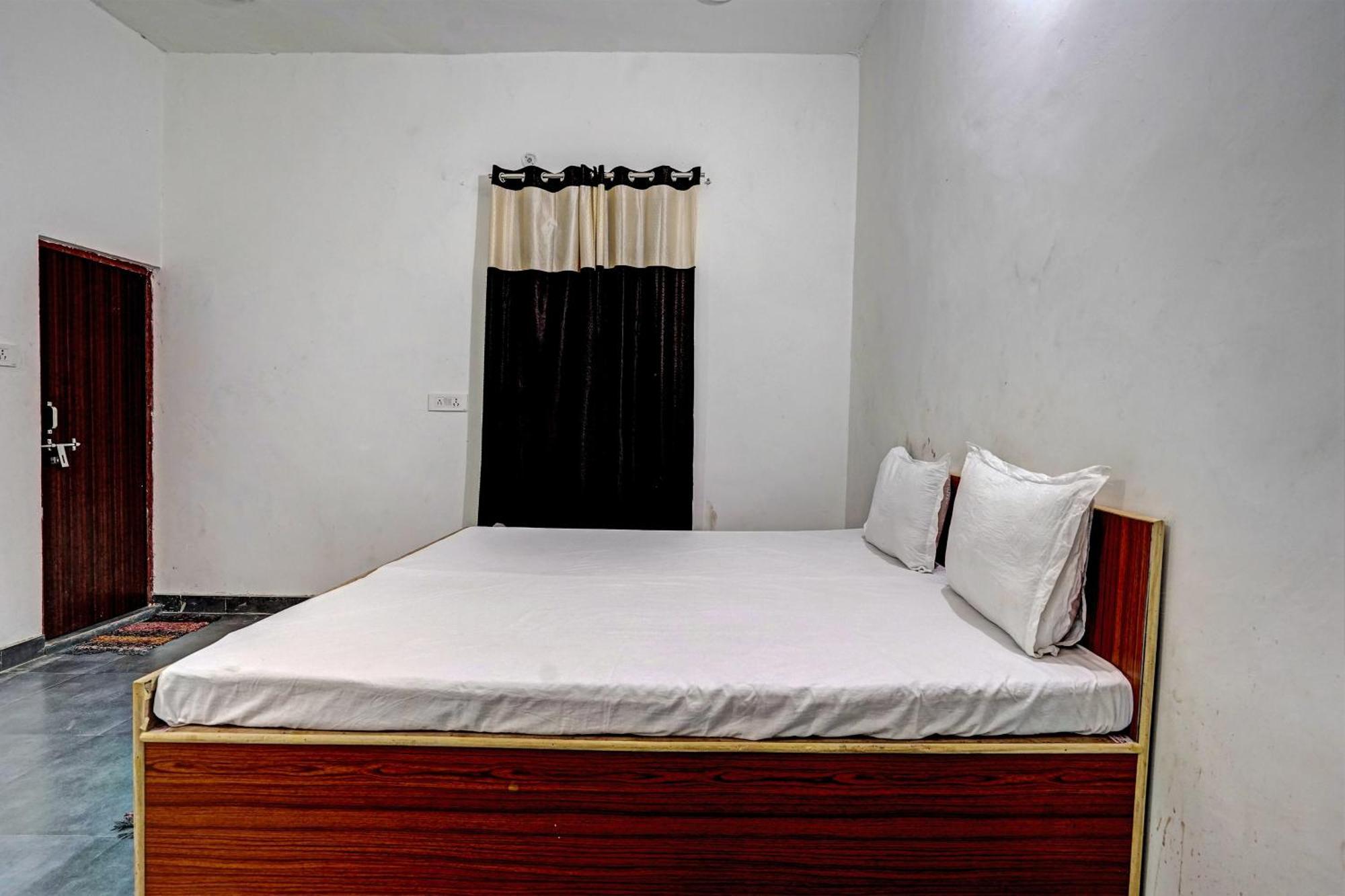 Oyo Double Ss Hotel Hāthras Dış mekan fotoğraf