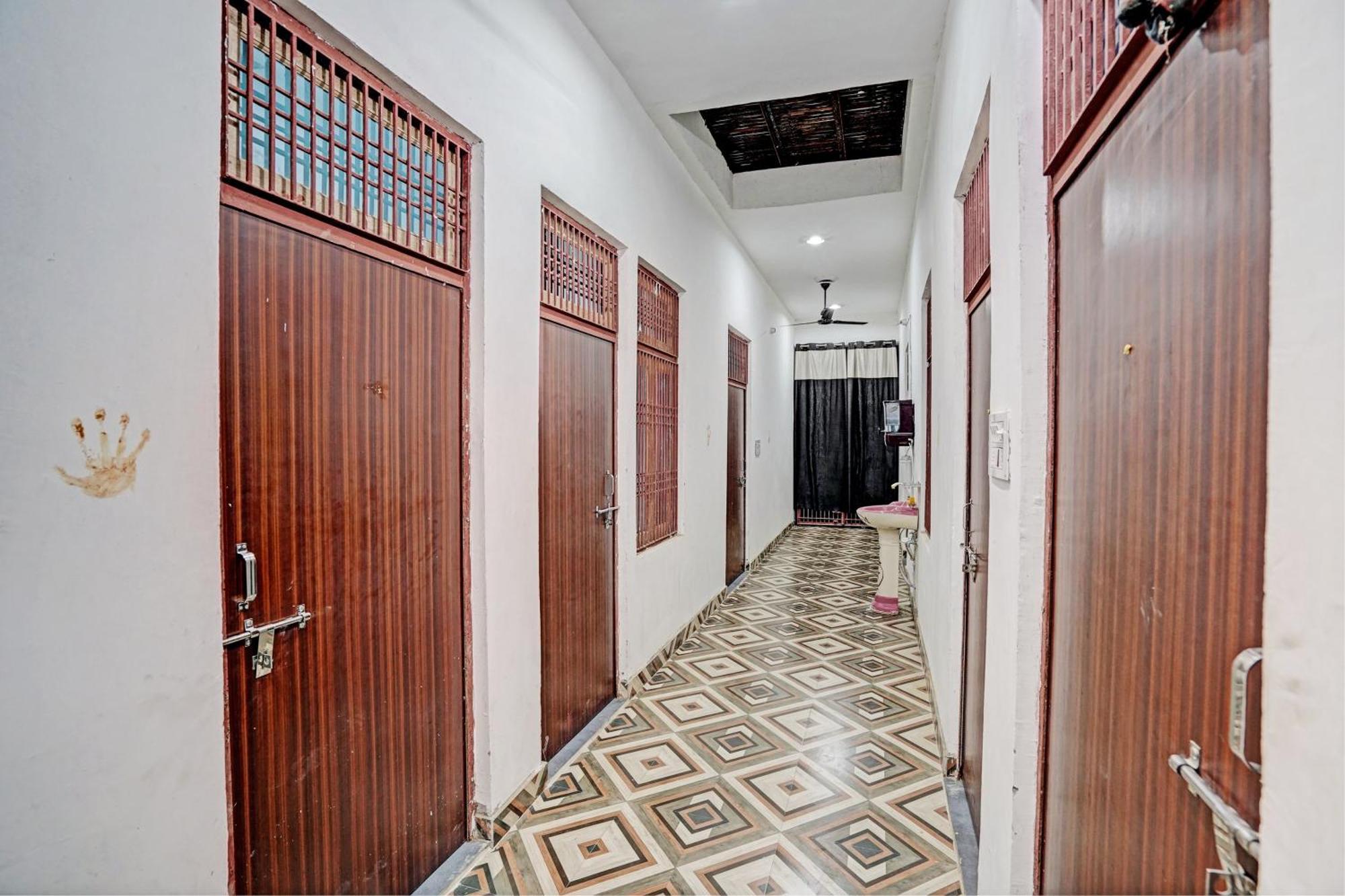 Oyo Double Ss Hotel Hāthras Dış mekan fotoğraf